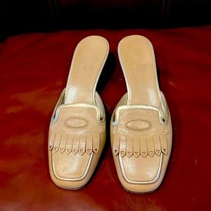 Cole Haan Taupe Leather Kilt Slide Kitten Heel Dress Shoes Women's size 7